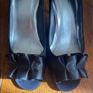 Stuart Weitzman Gigirits Black Satin Ruffle Silk Pumps